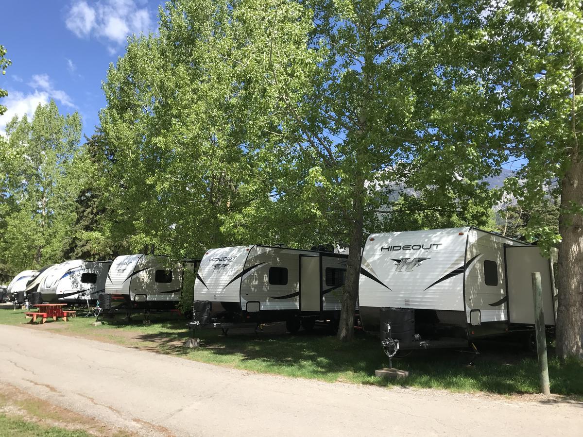 Rundle Mountain Rv Park *