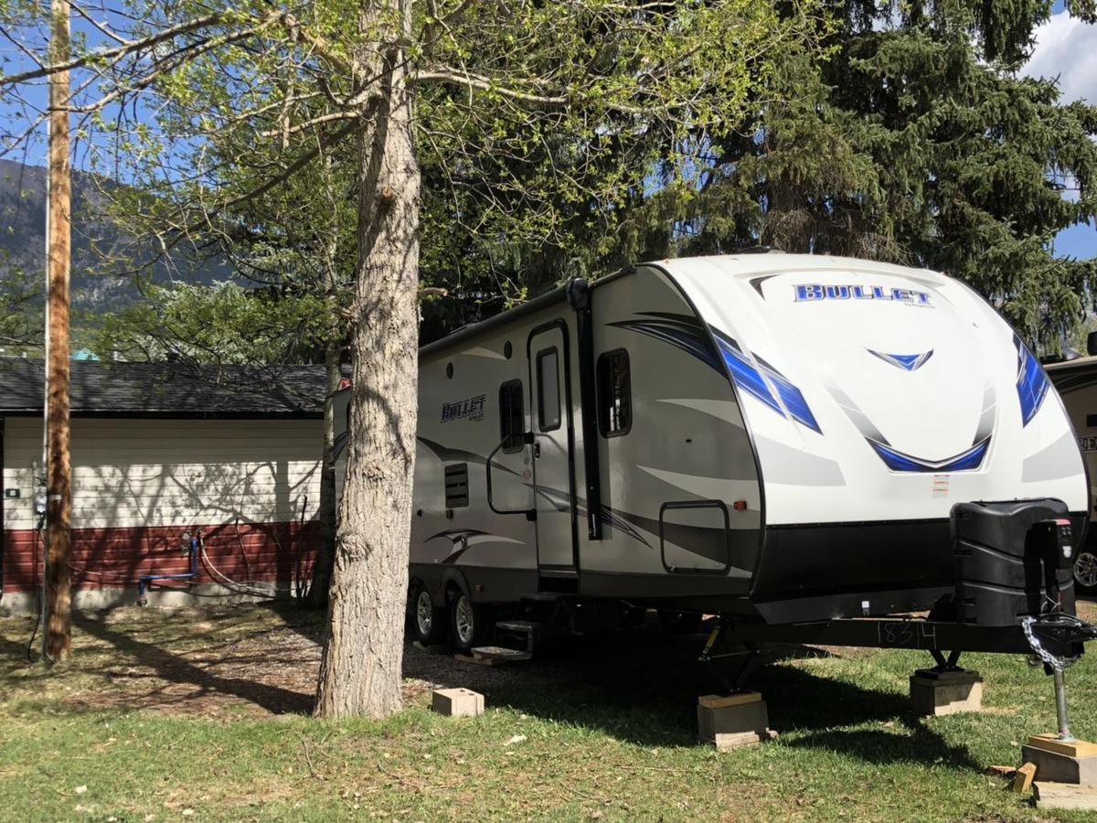 Rundle Mountain Rv Park Campsite