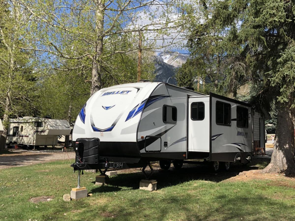 Rundle Mountain Rv Park Campsite