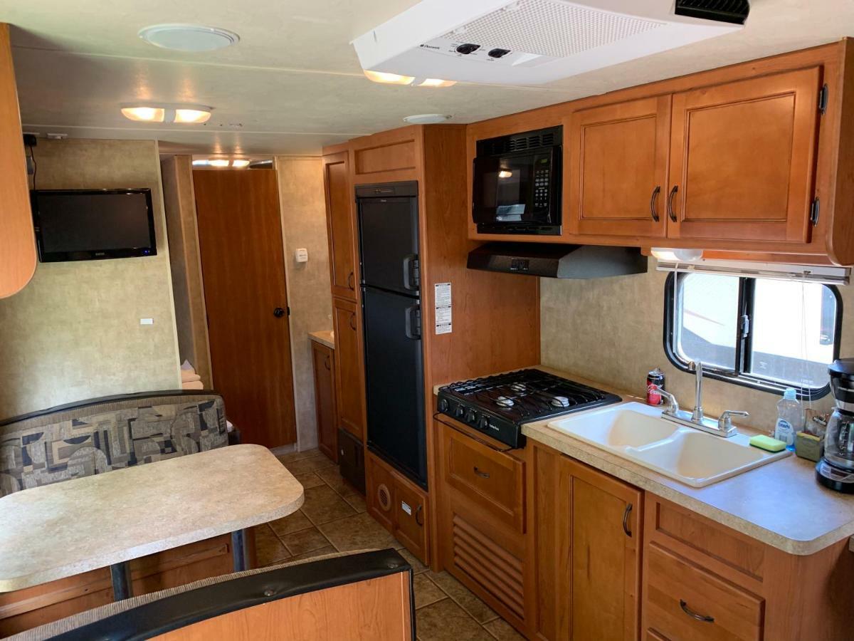 Rundle Mountain Rv Park Campsite *